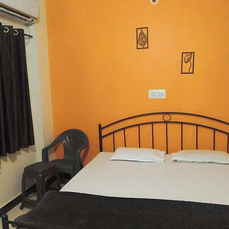 Shivlok Guest House อุจเจน ภายนอก รูปภาพ